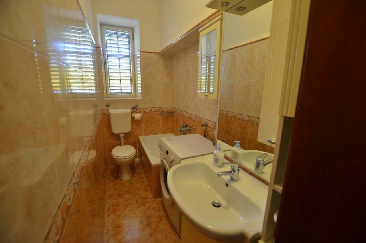Yulia Apartments Rovinj Exterior photo