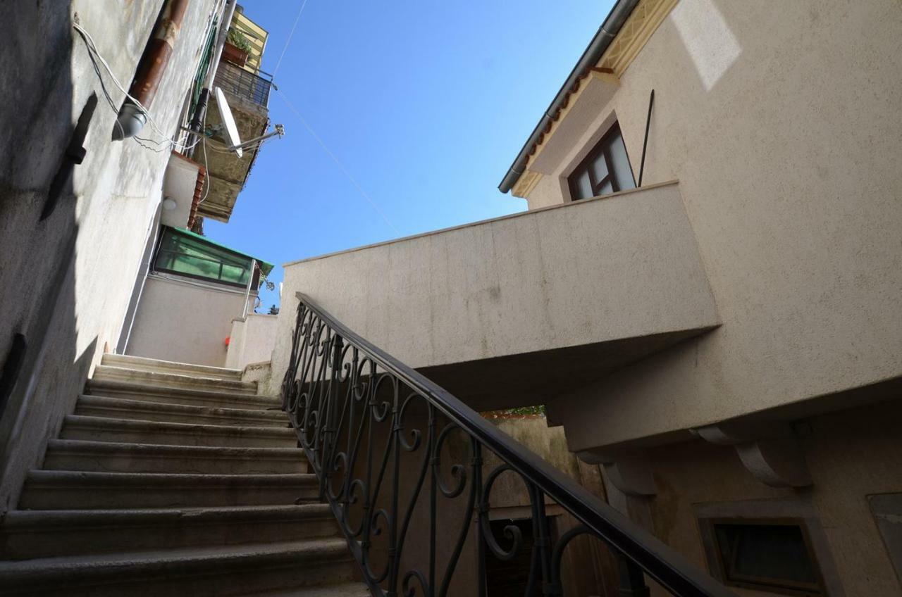 Yulia Apartments Rovinj Exterior photo