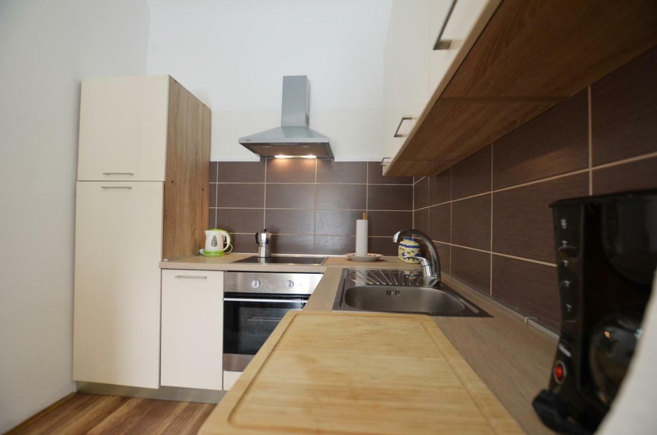 Yulia Apartments Rovinj Exterior photo